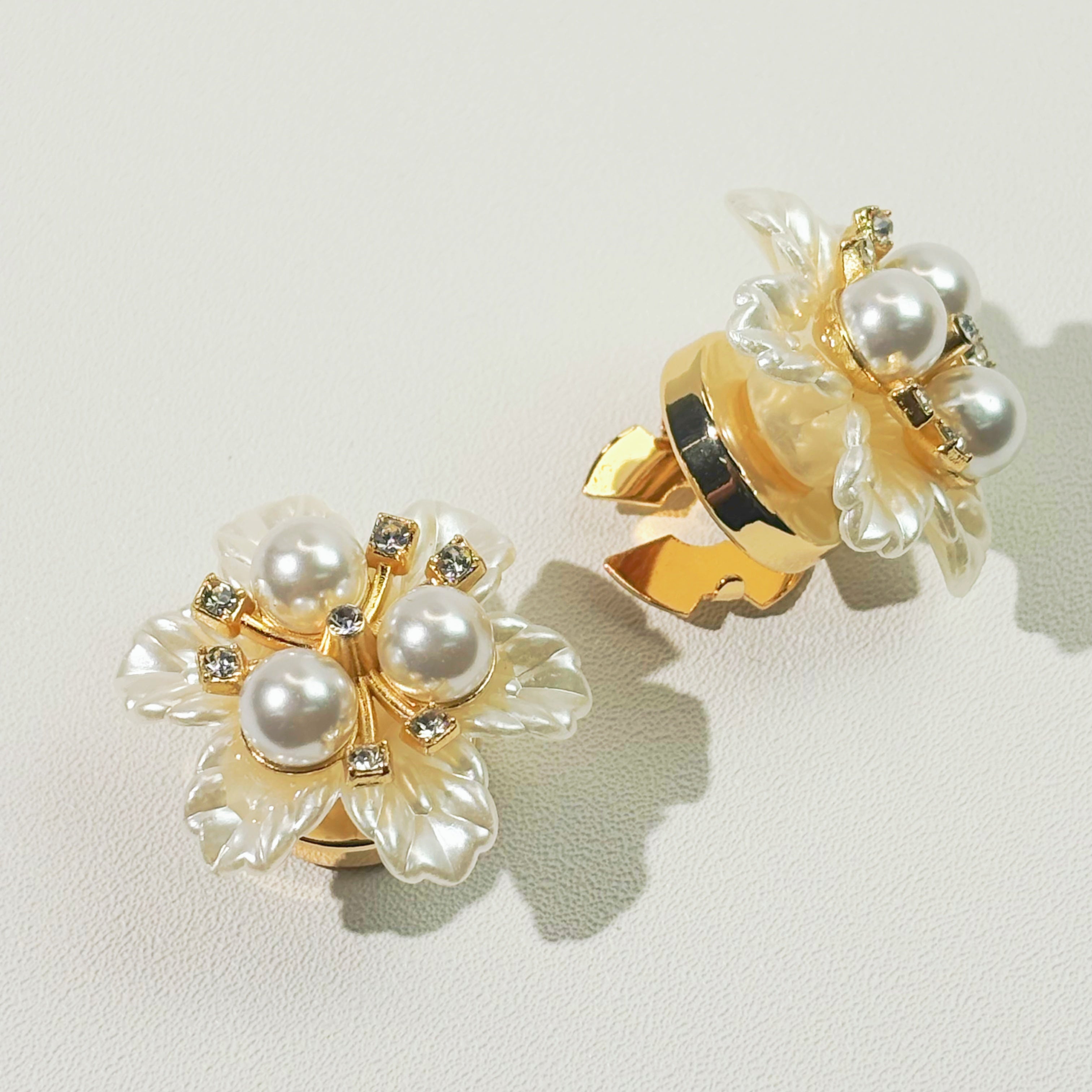 Butoni Amanda | 1 set